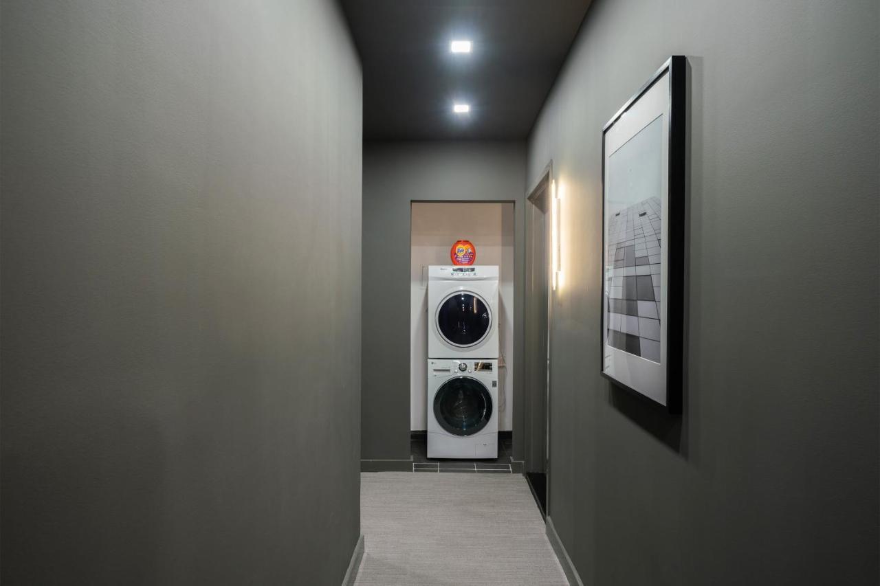 Luxe Studio Ste In Upper East Side With Charming Juliet Balcony Ferienhaus New York